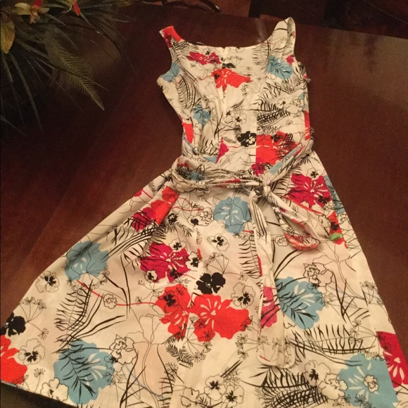 Carolina Herrera Dresses & Skirts - SALE Classic Carolina Herrera Dress